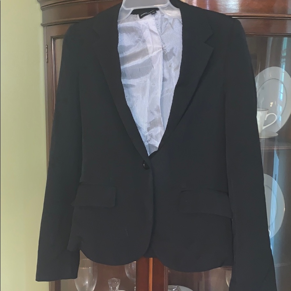 flattering women’s blazer